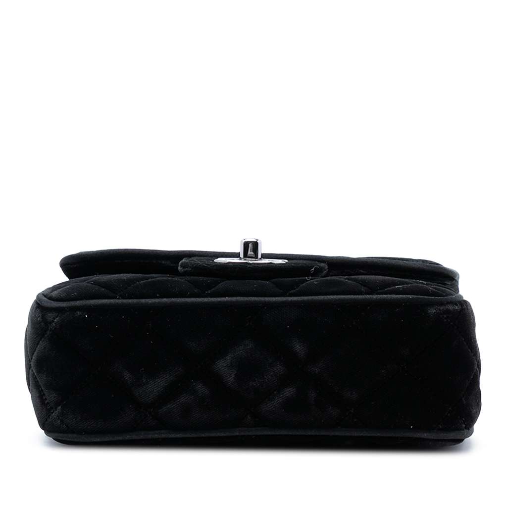 Chanel Mini Square Classic Velvet Single Flap Black Velvet Good condition - Inside View