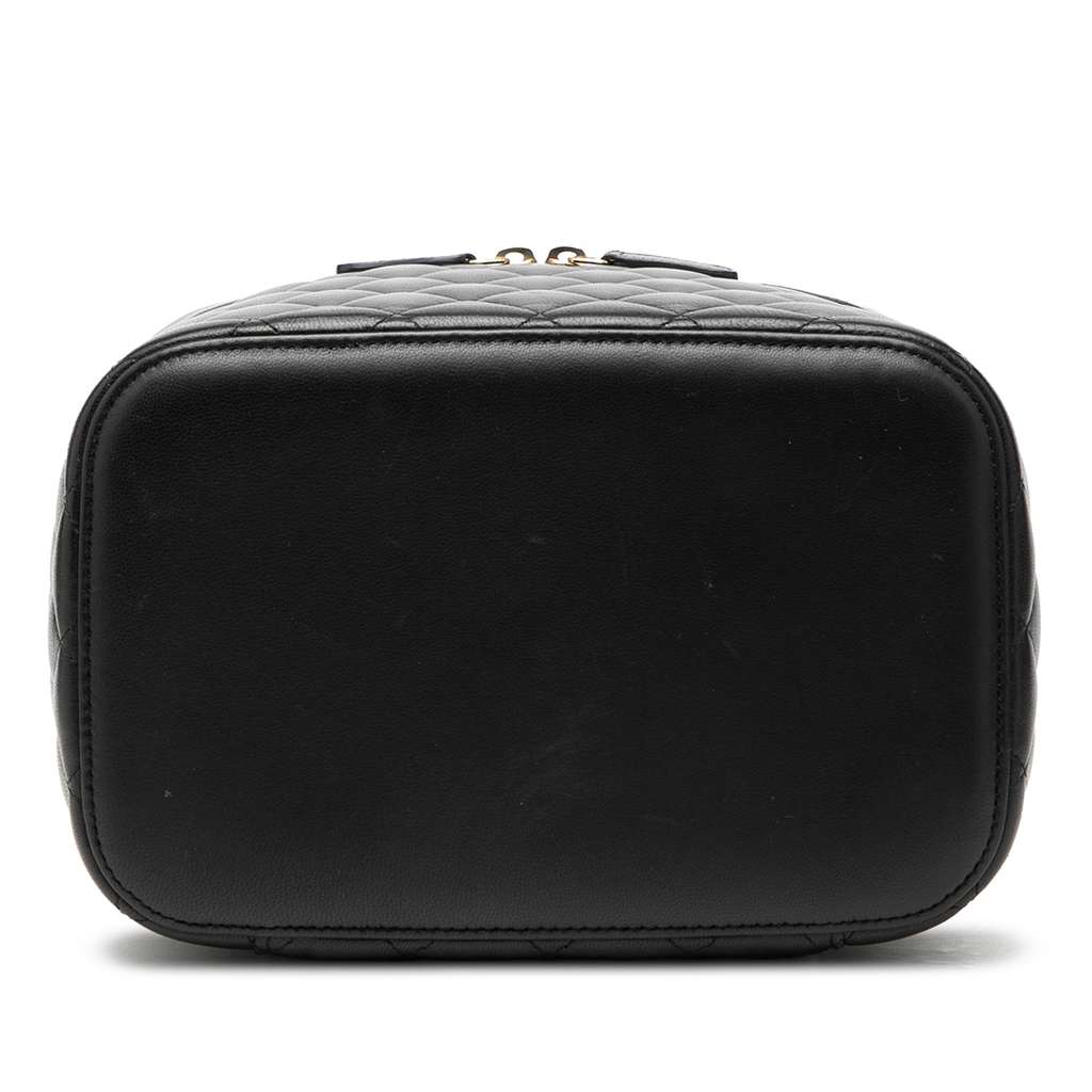 Chanel CC Quilted Lambskin Vanity Bag Black Leather Good condition - Inside View