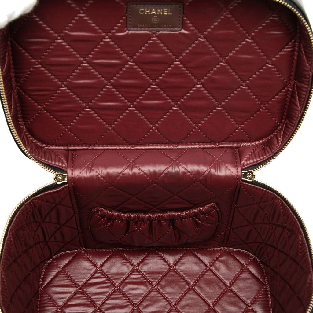 Chanel CC Quilted Lambskin Vanity Bag Black Leather Good condition - Model View