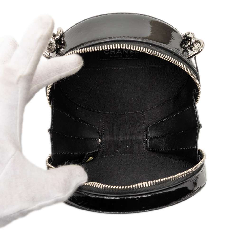 Chanel Patent Round As Earth Bag Black Leather Good condition - Model View