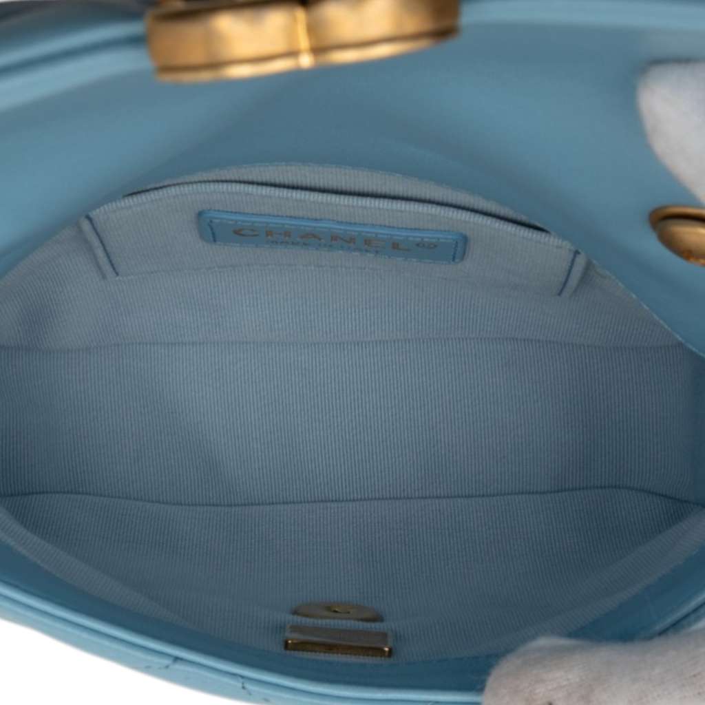 Chanel Mini Quilted Lambskin Lacquered Chain Flap Blue Leather Good condition - Model View