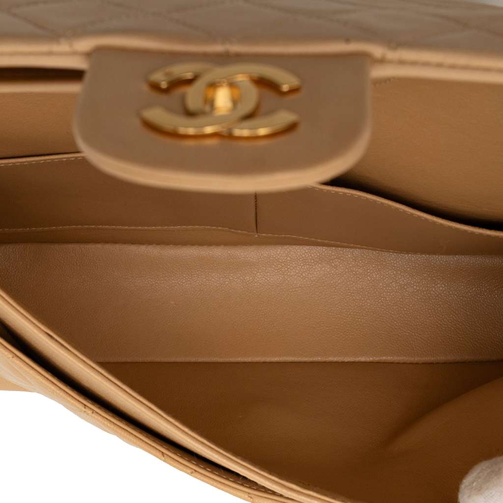 Chanel Medium Classic Lambskin Double Flap Brown Leather Good condition - Model View