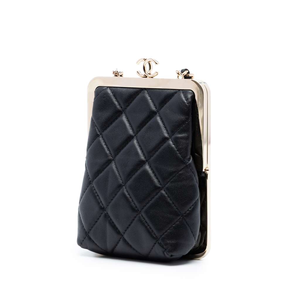 Chanel CC Quilted Acrylic and Lambskin Evening Clutch With Chain Black Leather Good condition - Back View