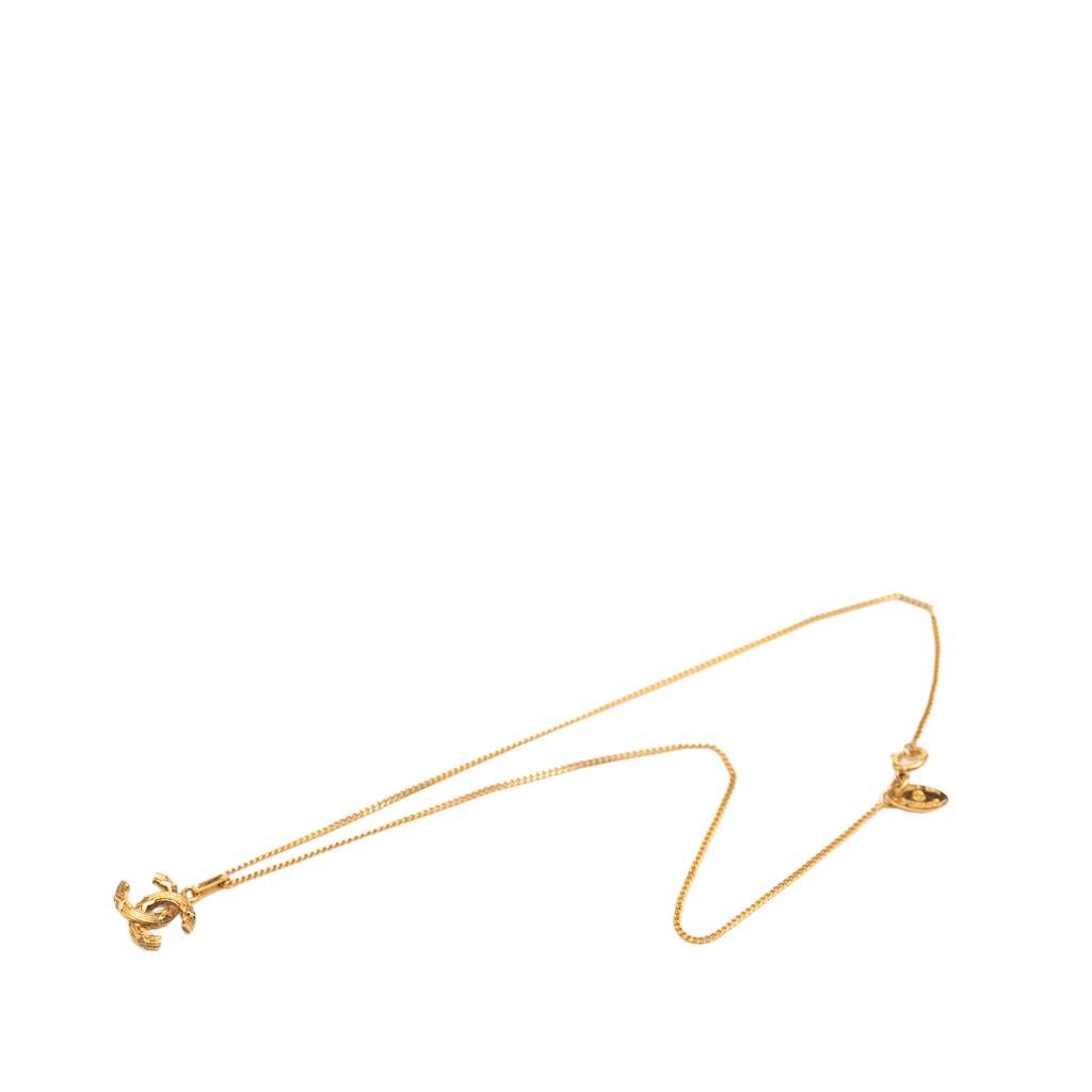 Chanel Gold Plated CC Pendant Necklace Gold Metal Good condition - Model View