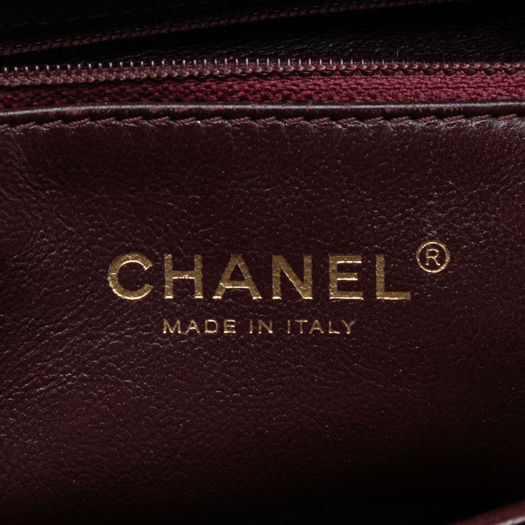 Chanel Medium Quilted Lambskin Diamond CC Flap Black Leather Good condition - Box View