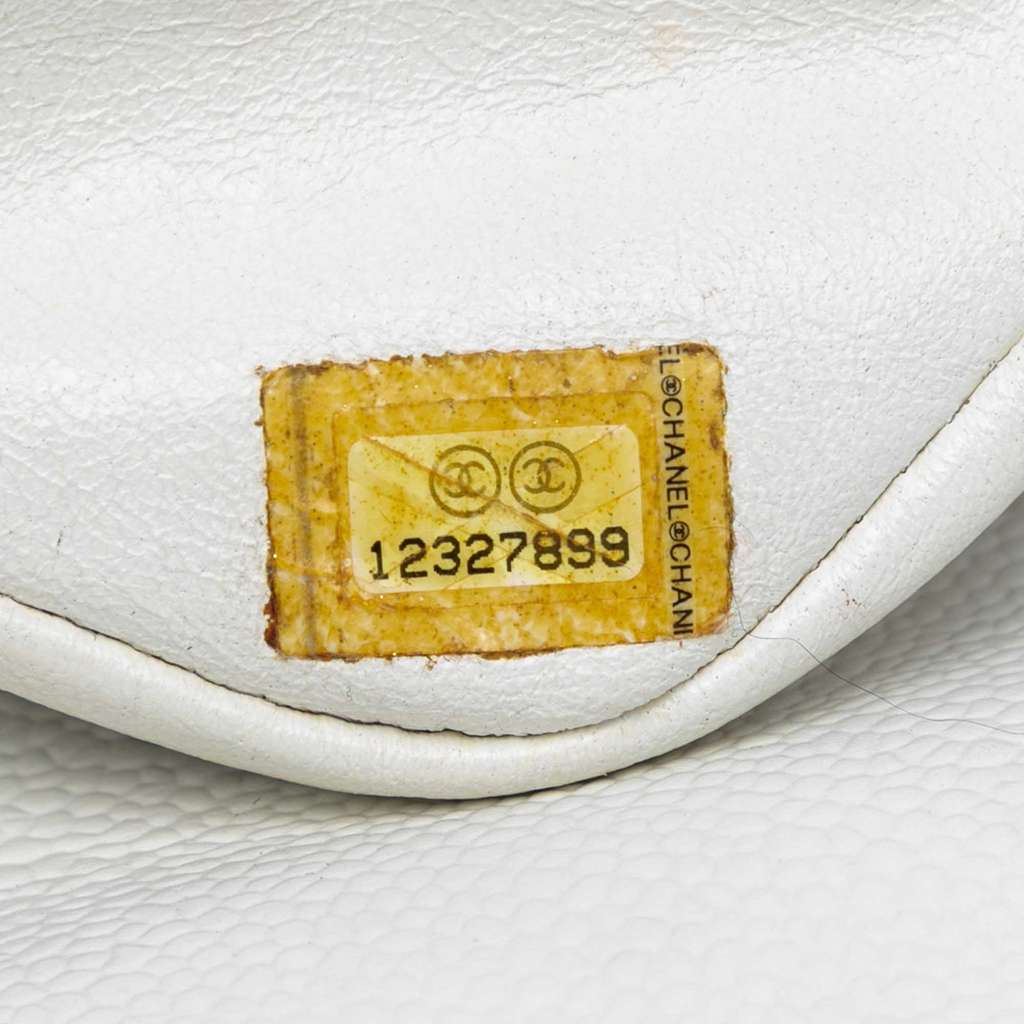 Chanel Jumbo Classic Caviar Single Flap White Leather Good condition - Box View