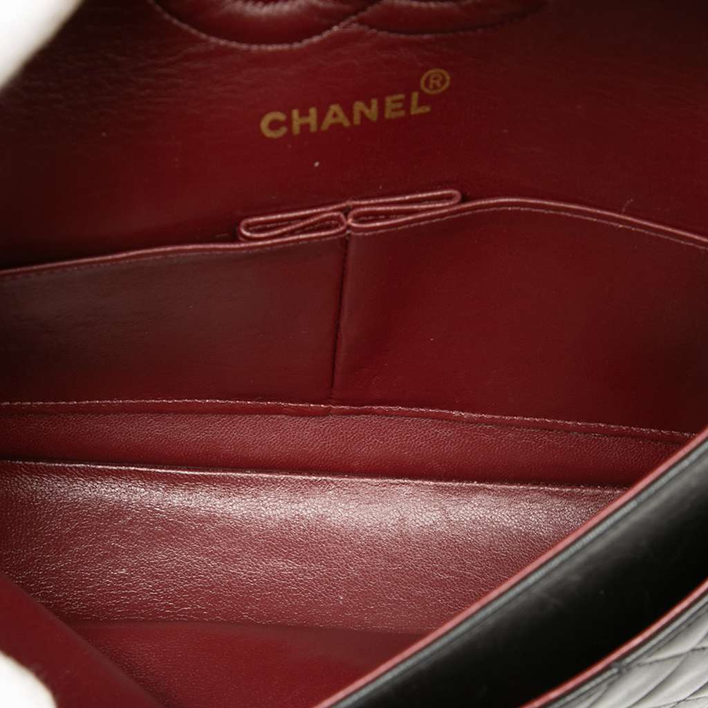 Chanel Medium Classic Lambskin Double Flap Black Leather Good condition - Model View