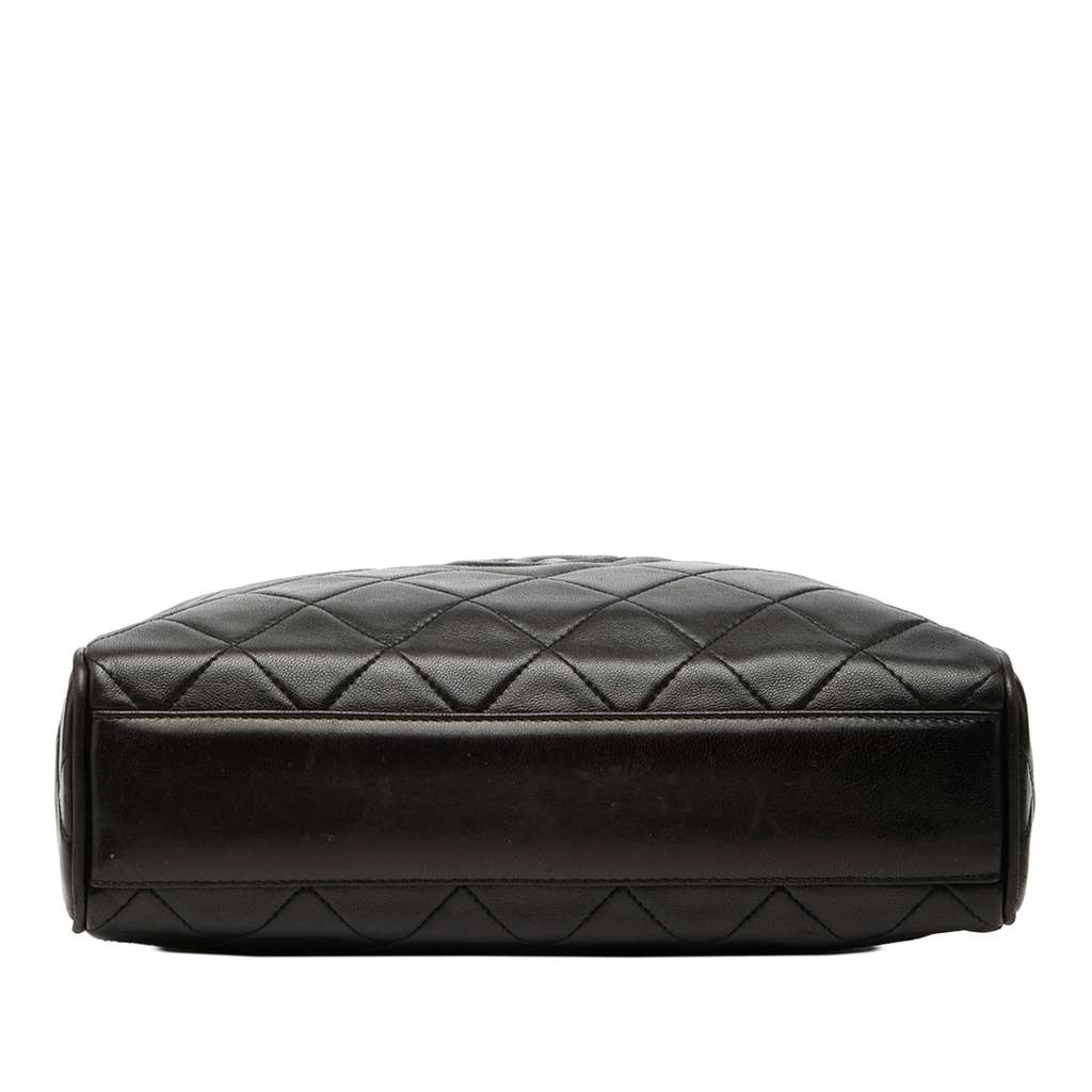 Chanel CC Diamond Quilted Lambskin Tassel Camera Bag Black Leather Good condition - Inside View