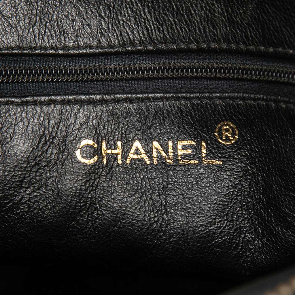 Chanel CC Quilted Lambskin Tassel Flap Camera Bag Black Leather Fair condition - Model View