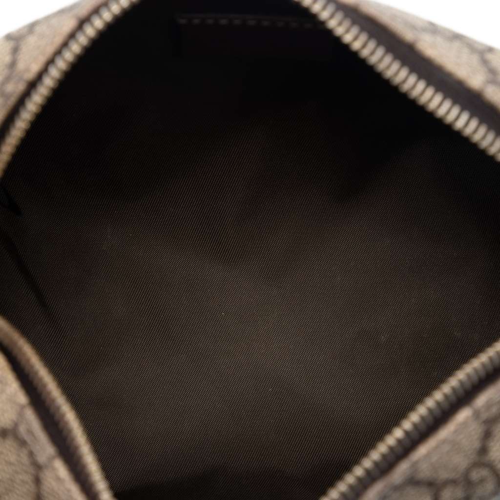 Gucci GG Supreme Pouch Beige Very good condition - Model View