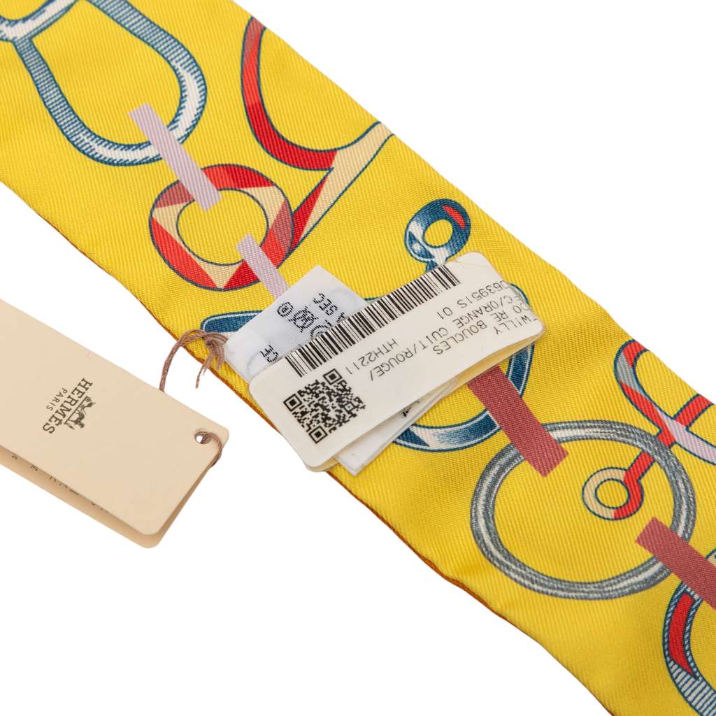 Hermès Do Re Boucles Silk Twilly Scarf Orange Silk Very good condition - Model View