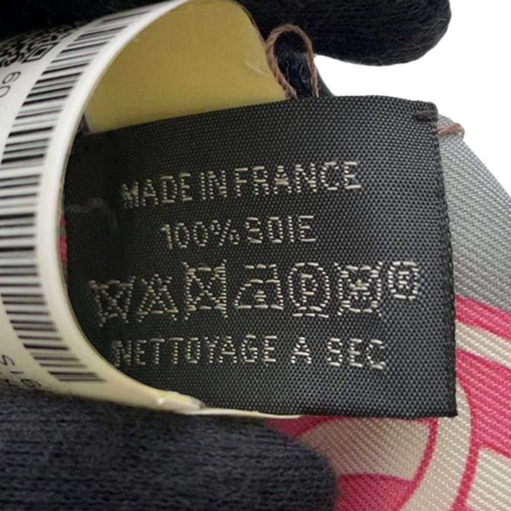 Hermès Ex Libris Silk Twilly Scarf Grey Silk Good condition - Model View