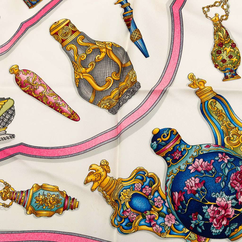 Hermès Qu Importe Le Flacon Silk Scarf 90 White Silk Good condition - Box View