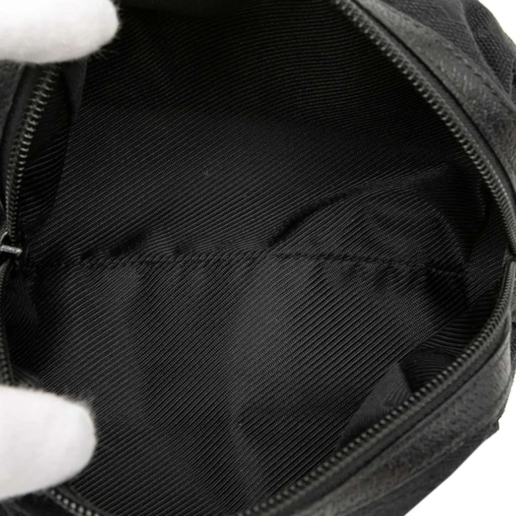 Gucci GG Canvas Pouch Black Canvas Very good - Model View