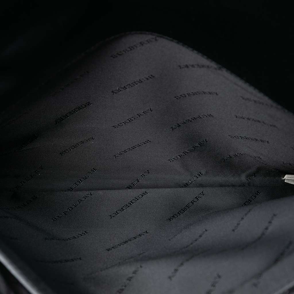 Burberry Leather Clutch Black Leather Good condition - Model View