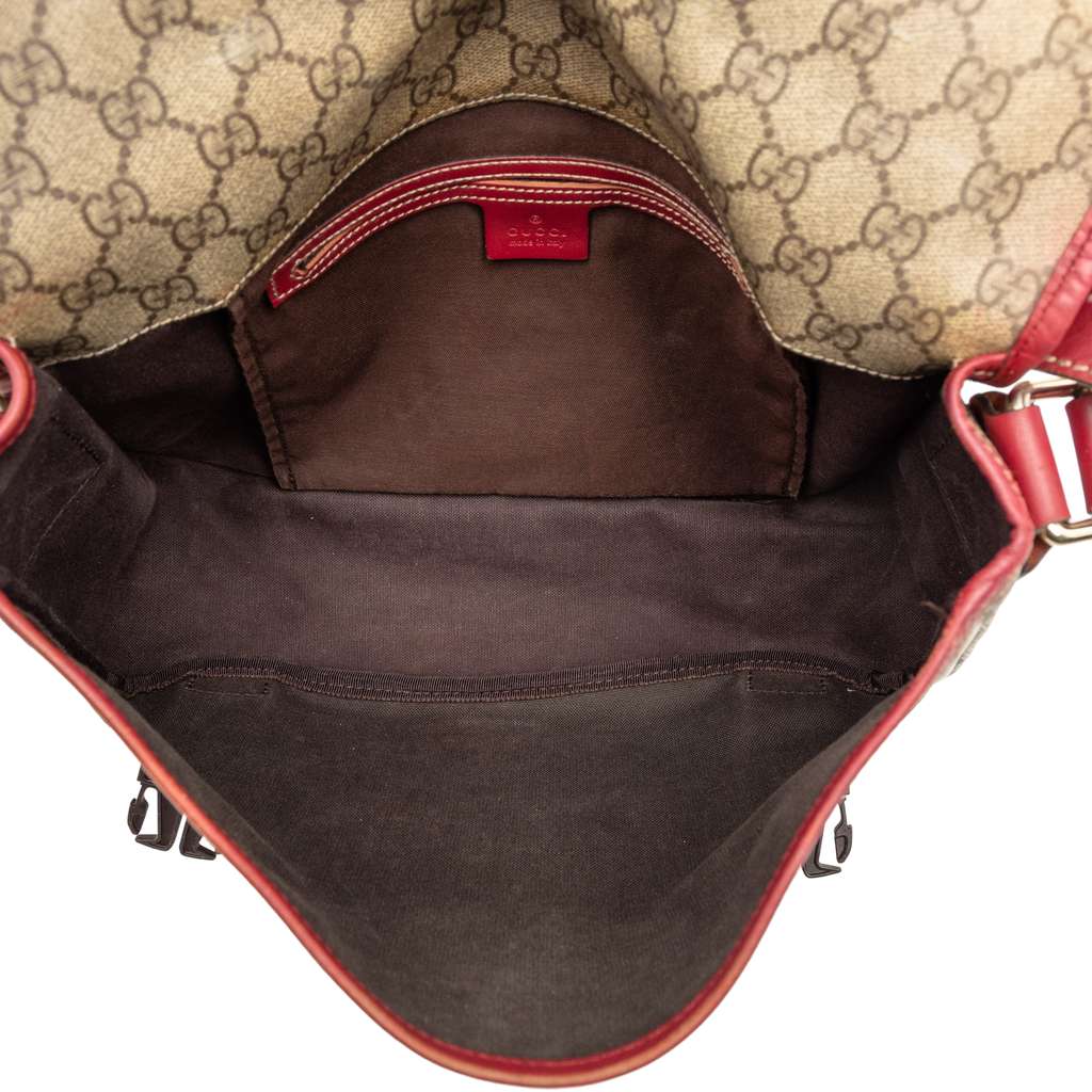 Gucci GG Supreme Web Crossbody Beige Fair condition - Model View