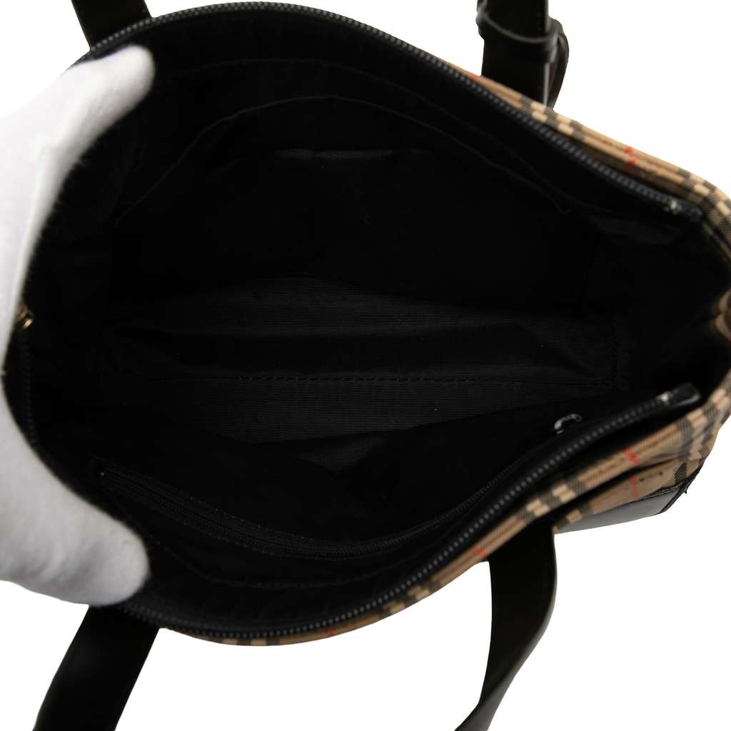 Burberry Haymarket Check Canvas Tote Beige Good condition - Model View