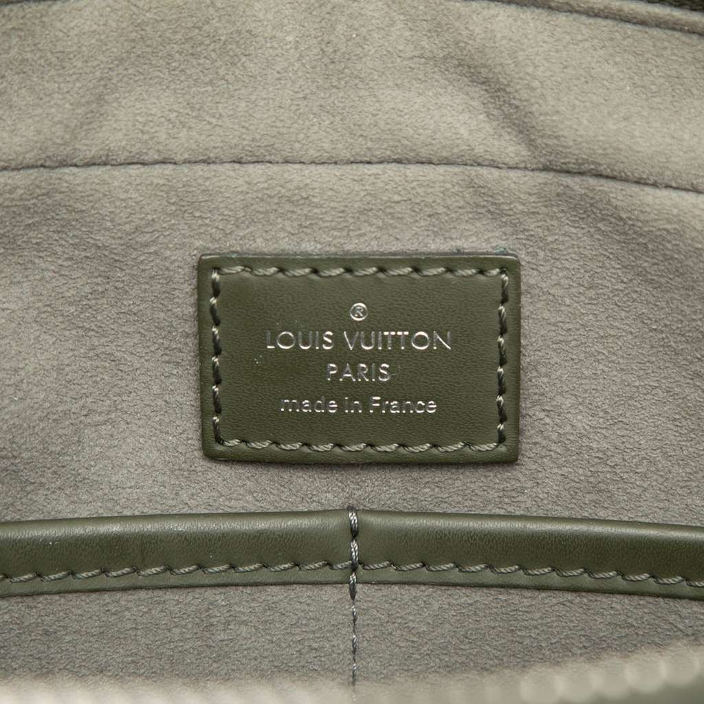 Louis Vuitton Epi Neo Hoche Clutch Green Leather Good condition - Box View