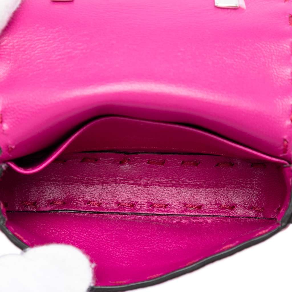 Fendi Nano Leather Baguette Charm Pink Leather Good condition - Model View