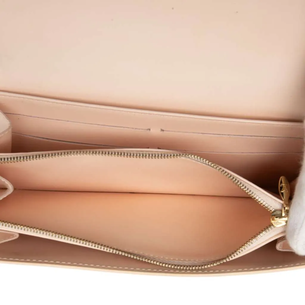 Louis Vuitton Monogram Vernis Sarah Wallet Beige Leather Very good - Model View