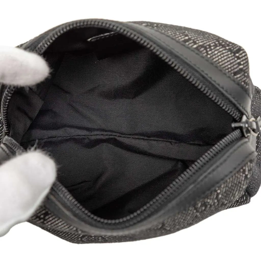 Gucci GG Denim Cosmetic Pouch Grey Denim Very good - Model View