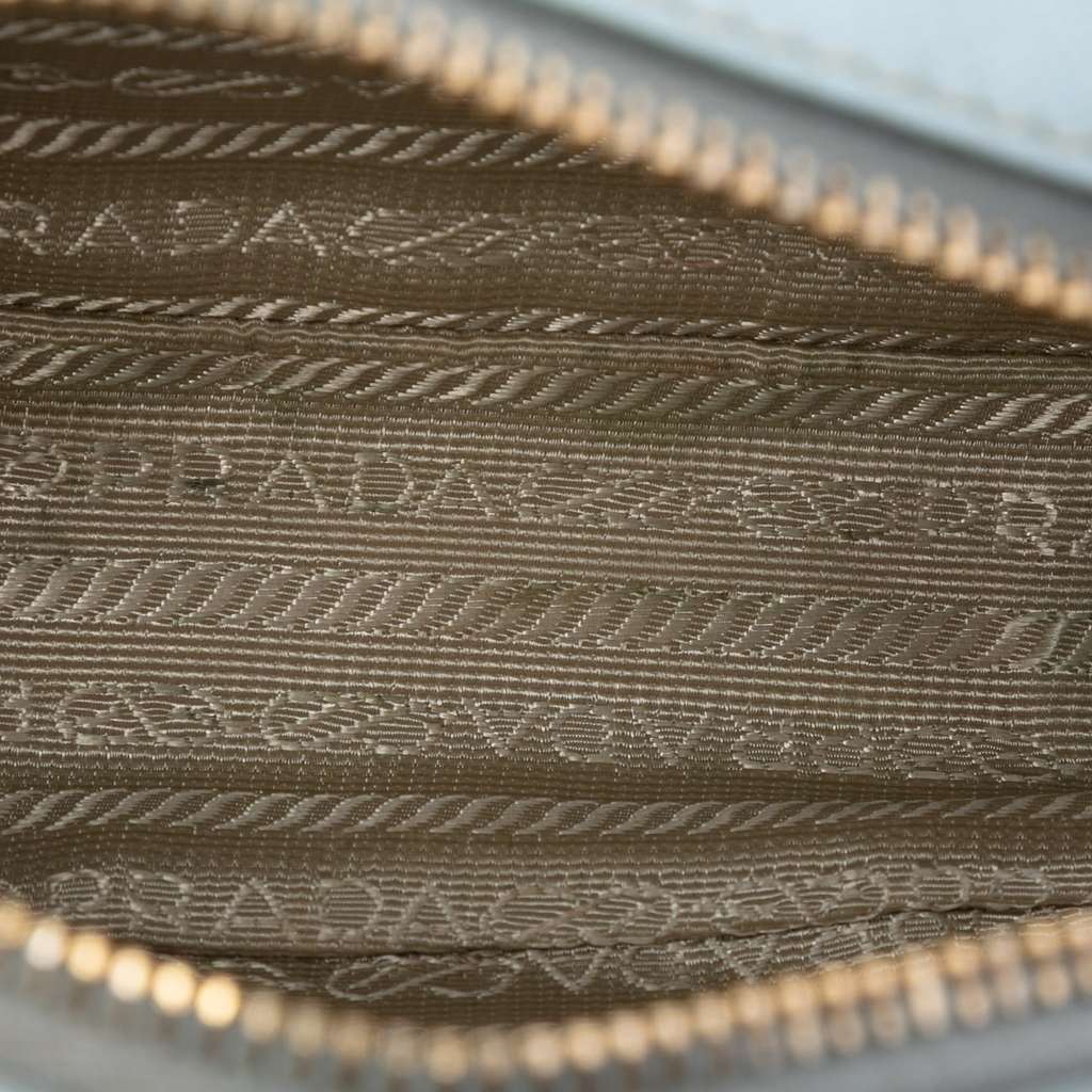 Prada Saffiano Lux Camera Bag Blue Leather Good condition - Model View