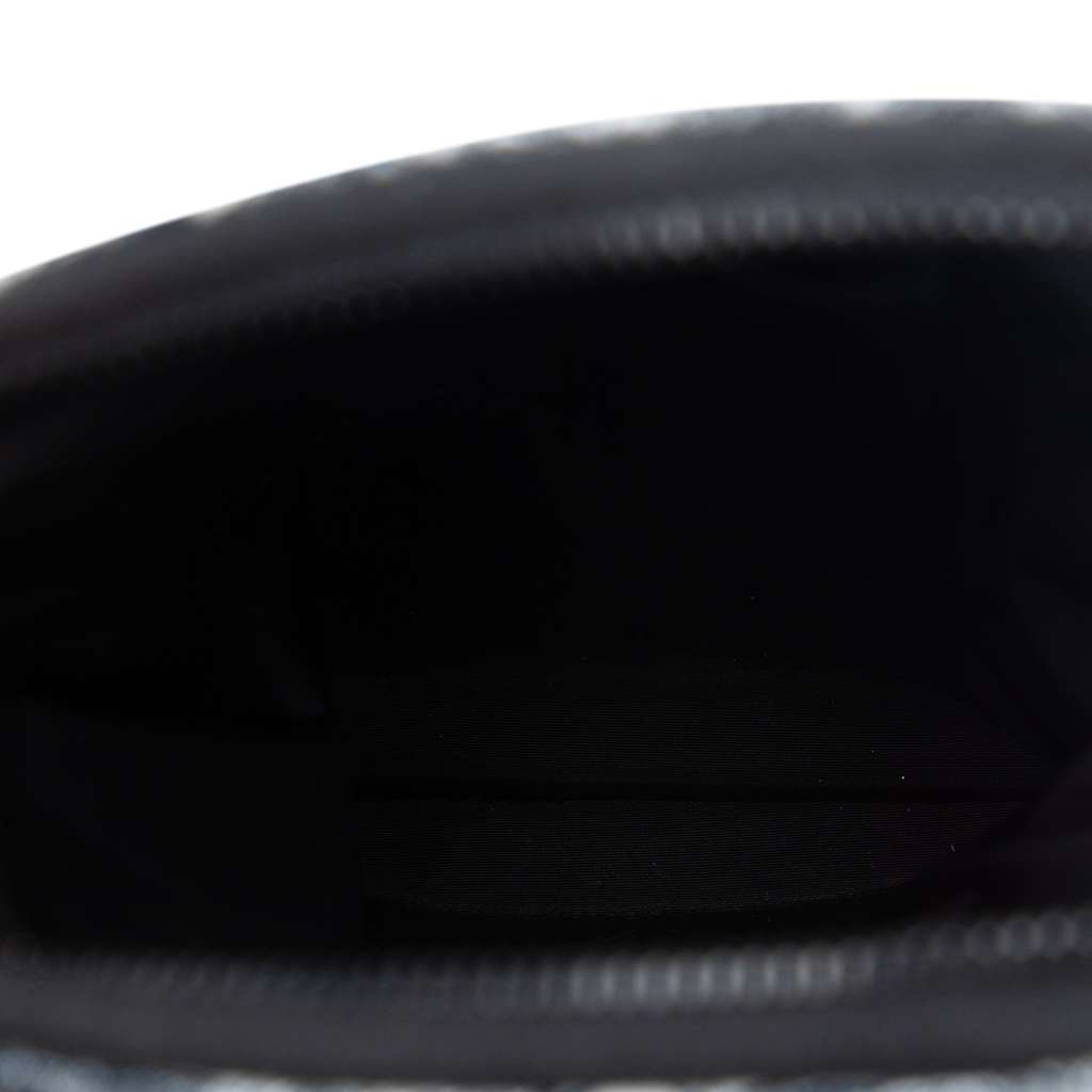 Dior Technical Fabric Embroidered Toile De Jouy DiorTravel Multifunction Pouch Blue Good condition - Model View