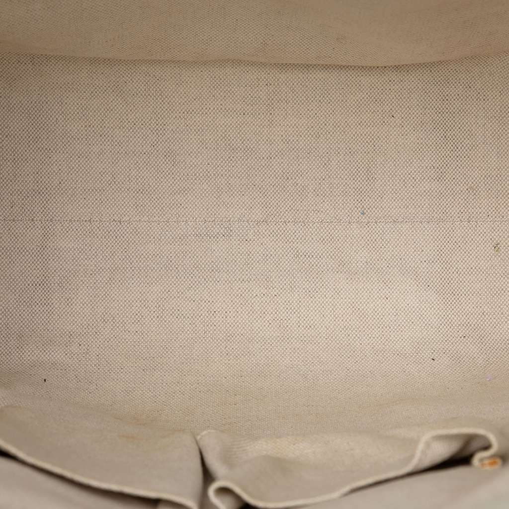 Gucci Guccissima Mayfair Tote White Leather Good condition - Model View