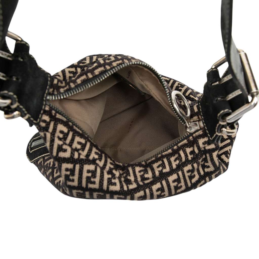 Fendi Zucchino Canvas Oyster Shoulder Bag Black Canvas Good condition - Model View