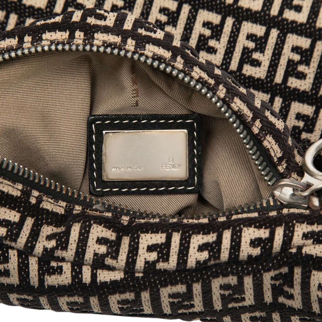 Fendi Zucchino Canvas Oyster Shoulder Bag Black Canvas Good condition - Box View