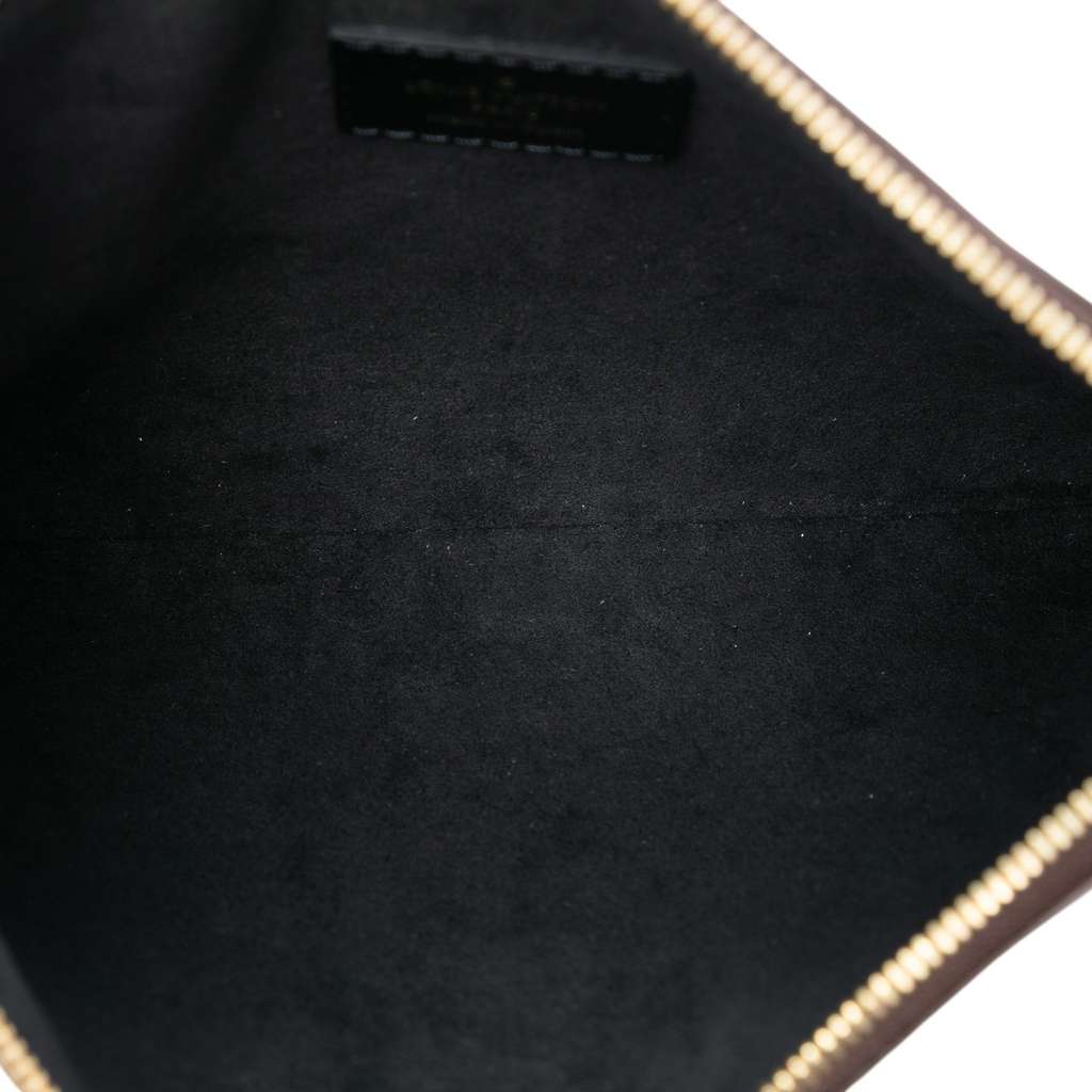Louis Vuitton Monogram Patches City Pouch Brown Good condition - Model View
