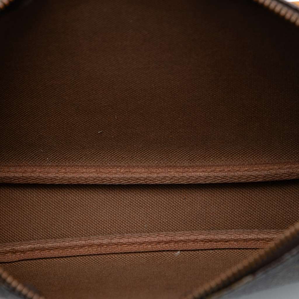 Louis Vuitton Monogram Pochette Accessoires Brown Good condition - Model View