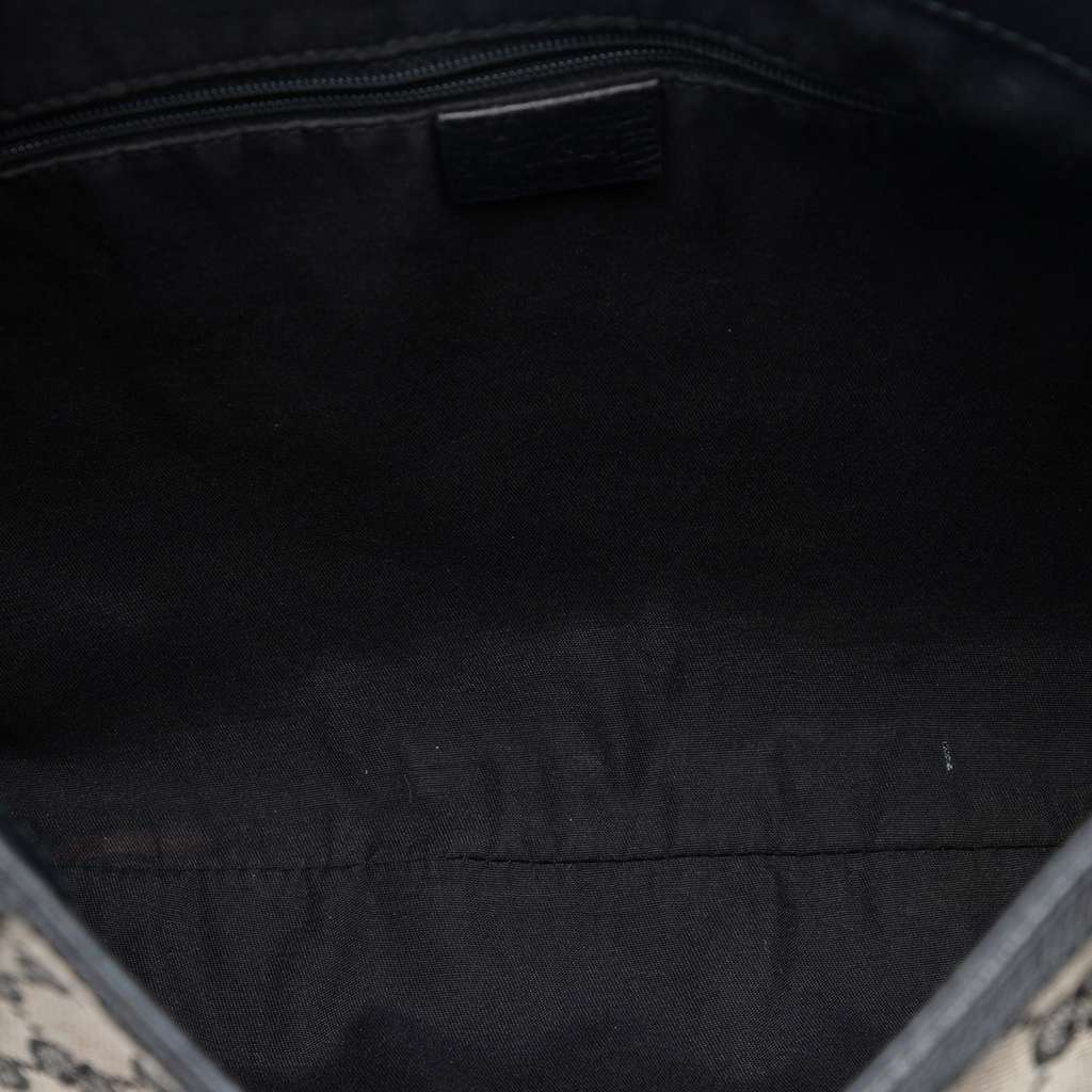 Gucci GG Canvas Hobo Beige Good condition - Model View