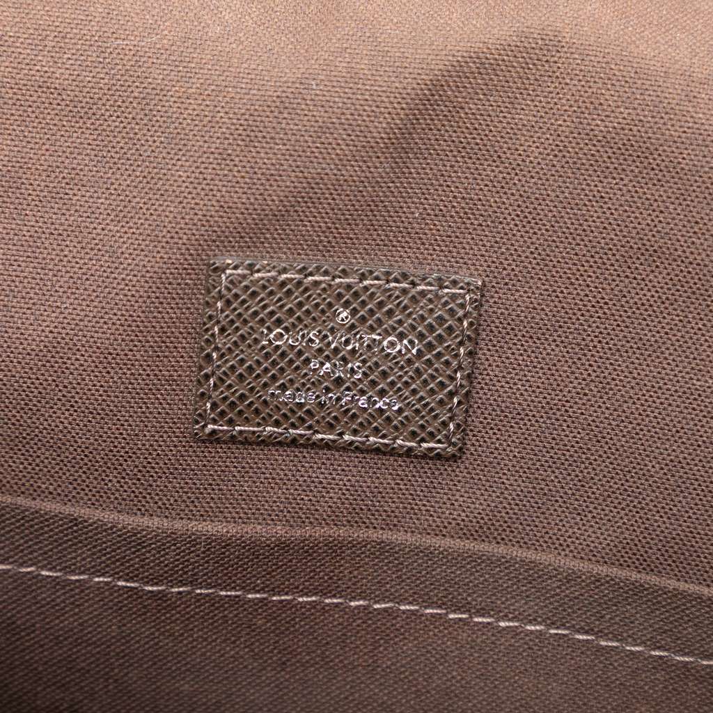 Louis Vuitton Taiga Andrei Brown Leather Fair condition - Box View