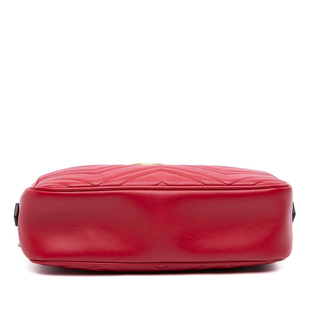 Gucci Small GG Marmont Matelasse Leather Crossbody Red Leather Good condition - Inside View