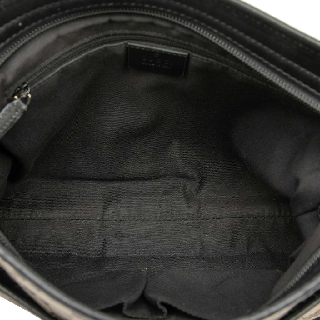 Gucci GG Canvas Web Crossbody Beige Good condition - Model View