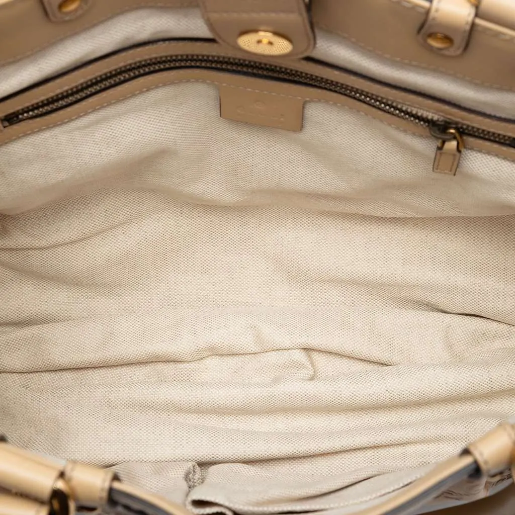 Gucci Guccissima Scarlett Tote Beige Leather Very good - Model View