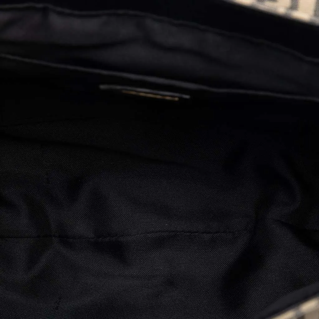 Fendi Zucchino Borsa Tuc Beige Very good - Model View