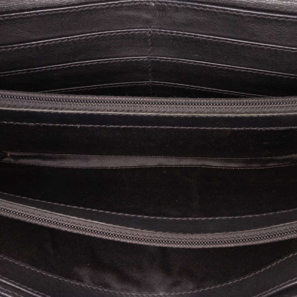 Chanel CC Quilted Patent Brilliant East West Wallet On Chain Black Leather Good condition - Model View