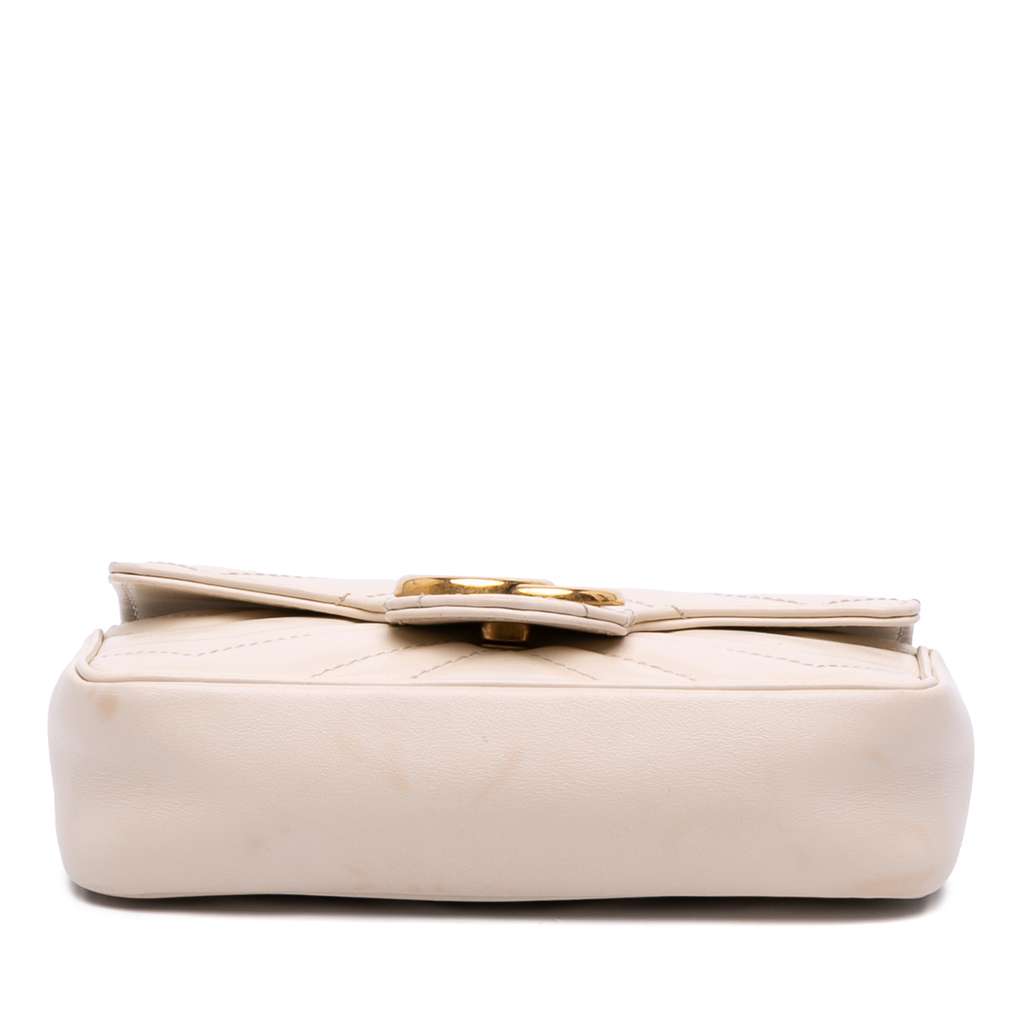 Gucci Mini GG Marmont Matelasse Leather Flap Crossbody White Leather Good condition - Inside View
