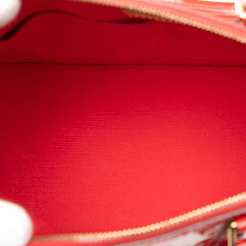 Louis Vuitton Monogram Vernis Alma PM Red Leather Good condition - Model View