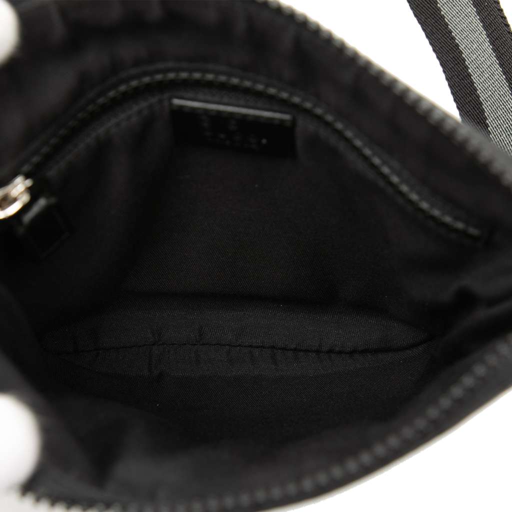Gucci GG Nylon Web Crossbody Black Good condition - Model View