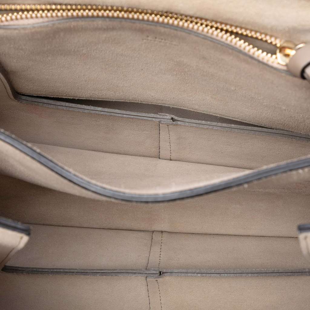 Chloé Medium Leather Faye Shoulder Bag Grey Leather Good condition - Model View