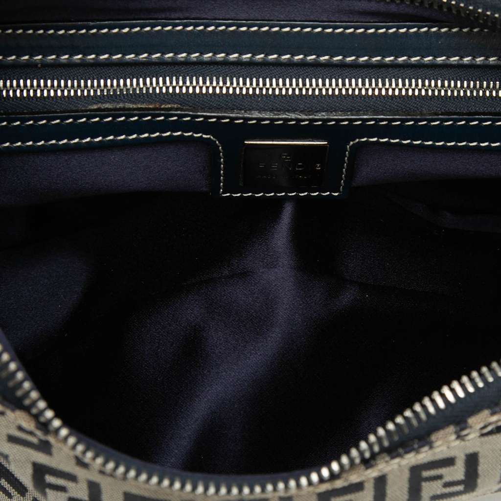 Fendi Zucchino Canvas Croissant Grey Canvas Good condition - Model View