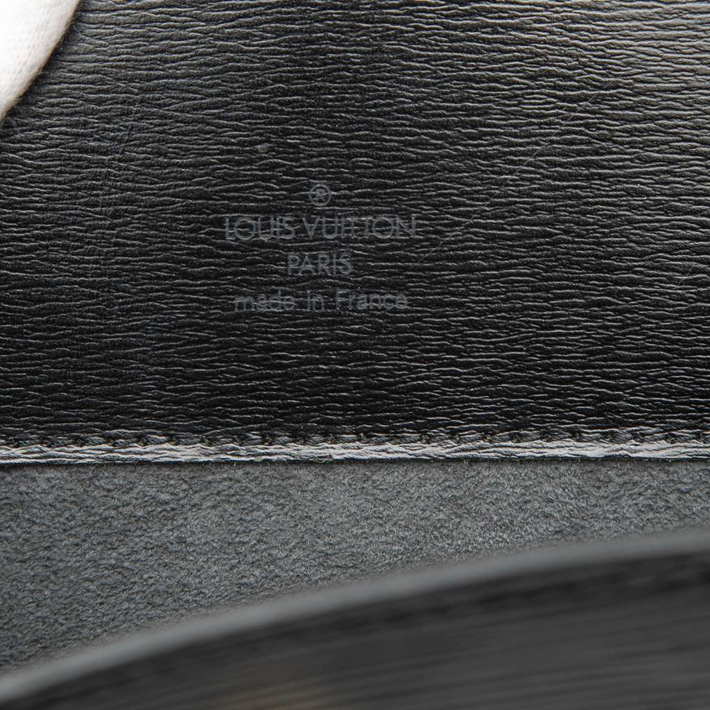 Louis Vuitton Epi Cluny Black Leather Good condition - Box View