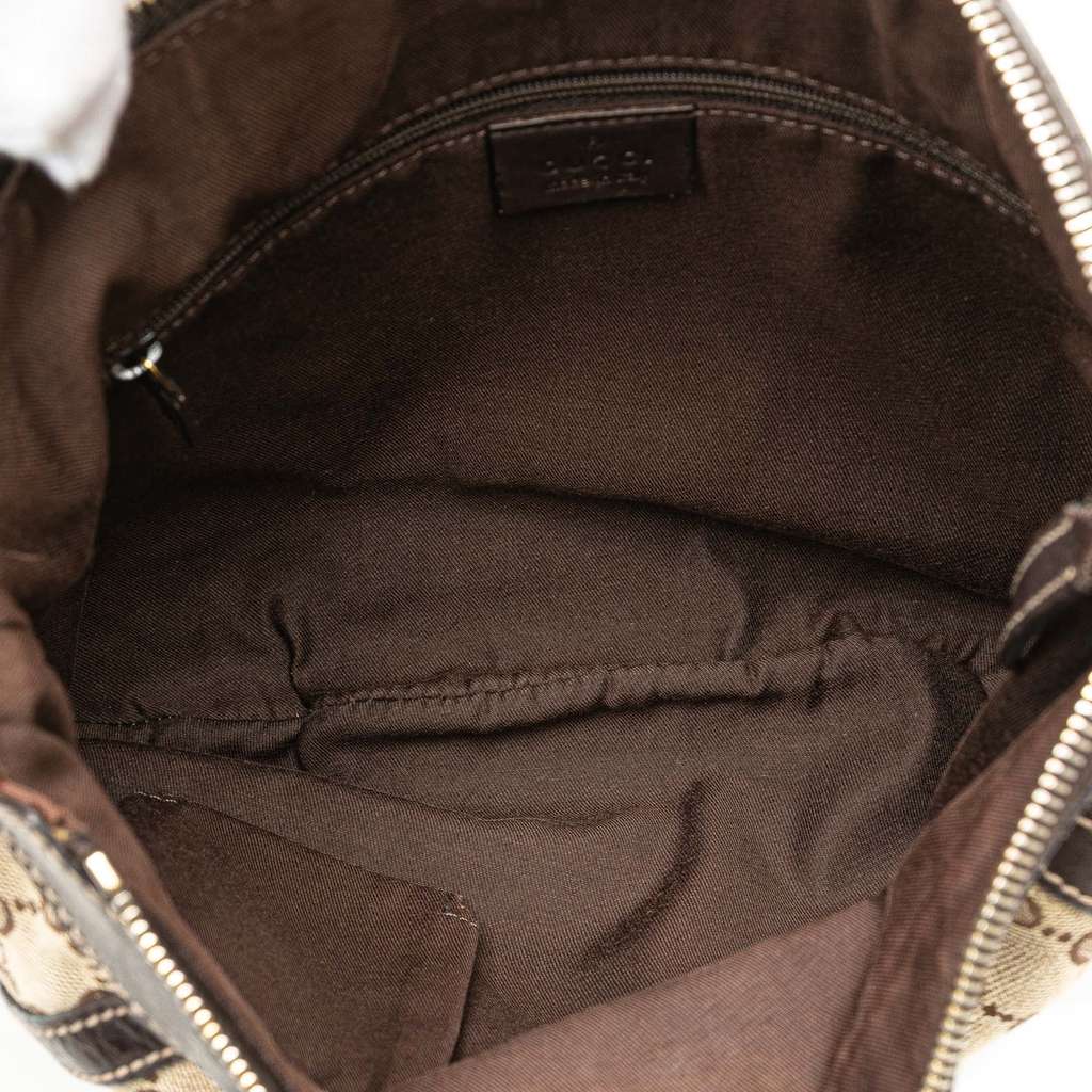 Gucci GG Canvas Abbey D Ring Crossbody Beige Good condition - Model View