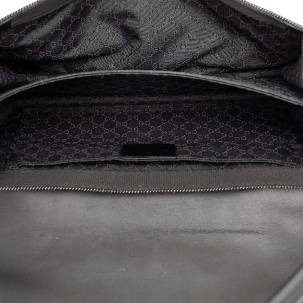 Gucci Denim Shoulder Bag Black Denim Very good - Model View