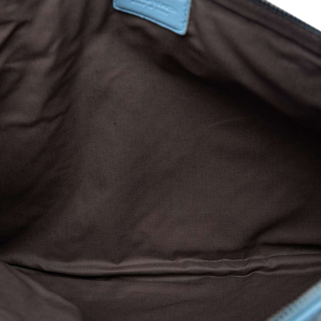 Bottega Veneta Medium Nappa Intrecciato Flat Pouch Blue Leather Good condition - Model View