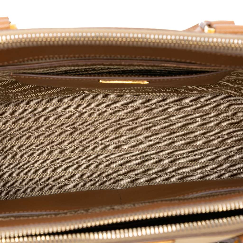 Prada Medium Bicolor Saffiano Lux Galleria Double Zip Satchel Beige Leather Good condition - Model View