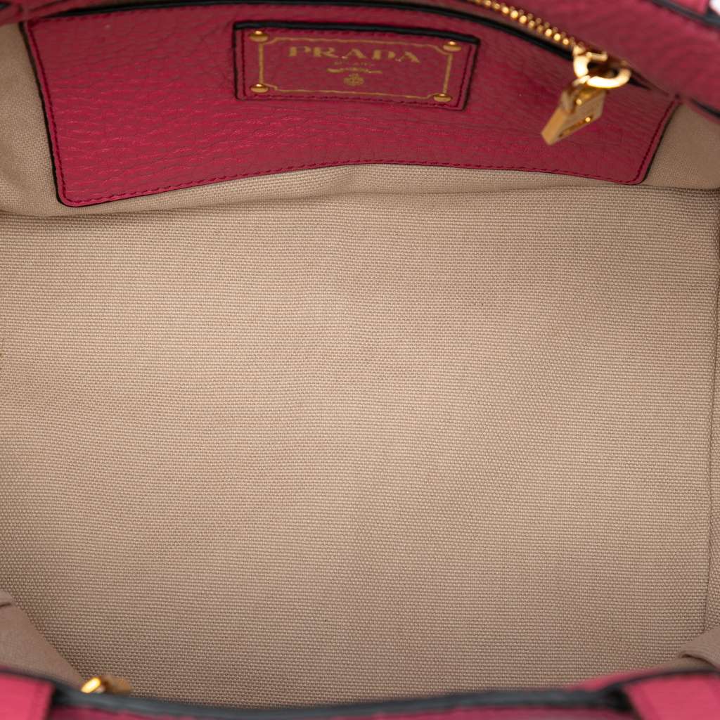 Prada Vitello Daino Tote Pink Leather Good condition - Model View